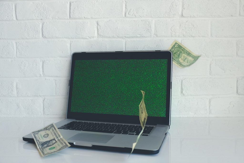 If you’re just starting out in the creative arts, signing up with an extra agency could be your step to an accomplished Hollywood career. Here’s why.
